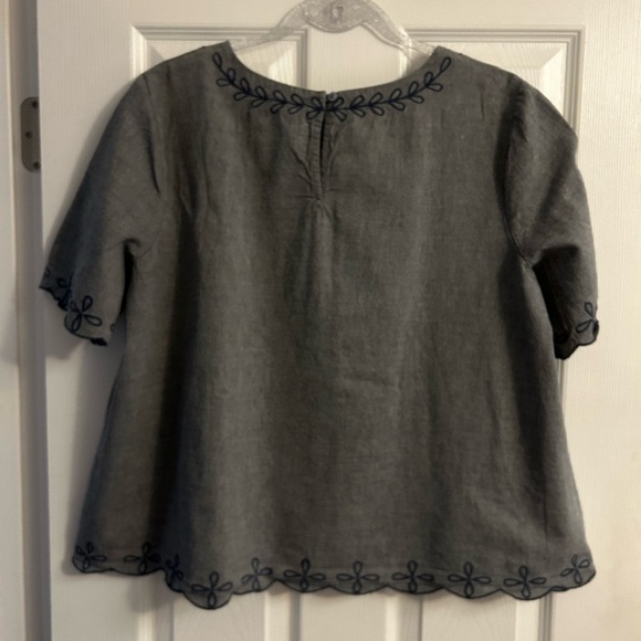 Old Navy Embroidered Gray Chambray Round Neck Top Blouse Size L - Picture 2 of 11